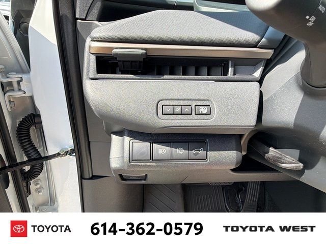 New 2026 Wind Chill Pearl Toyota XLE image 22