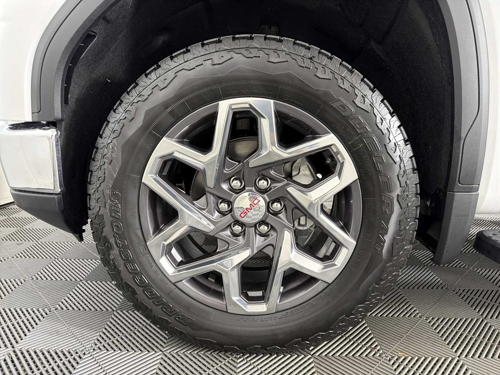 2026 GMC Sierra 1500 SLT - Photo 9