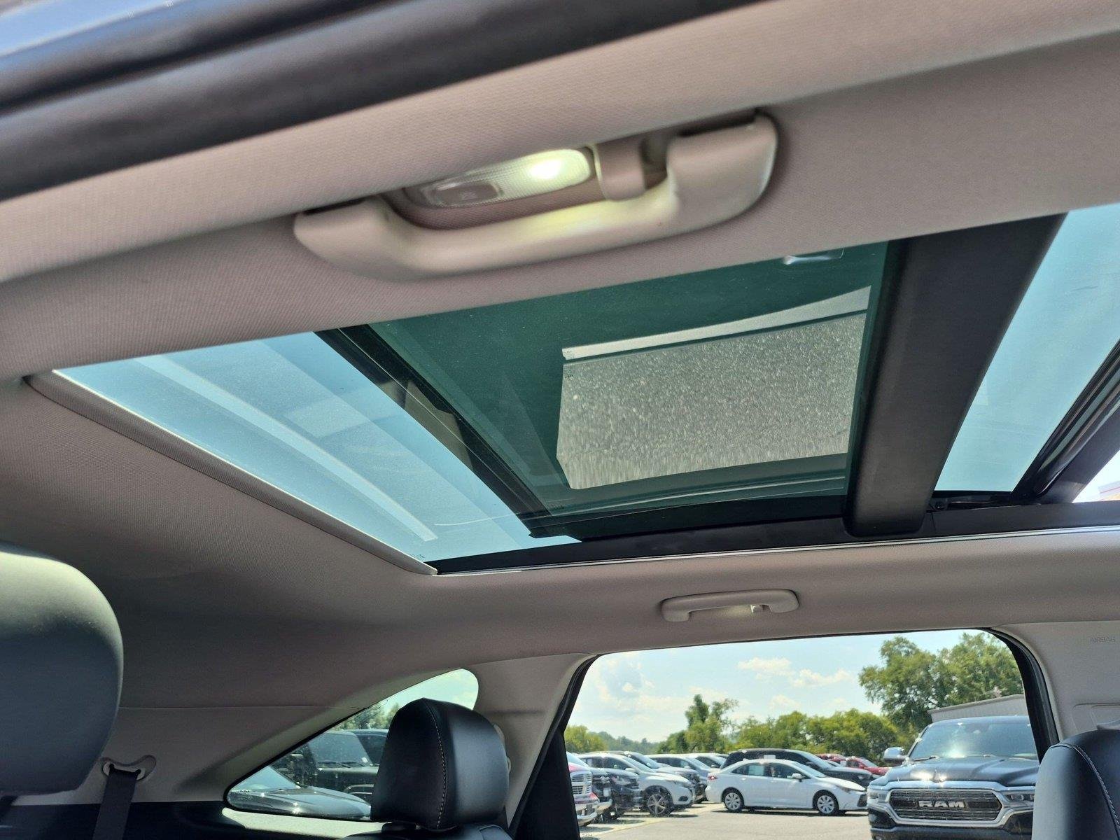 Used 2023 GRAVITY GRAY KIA  image 39