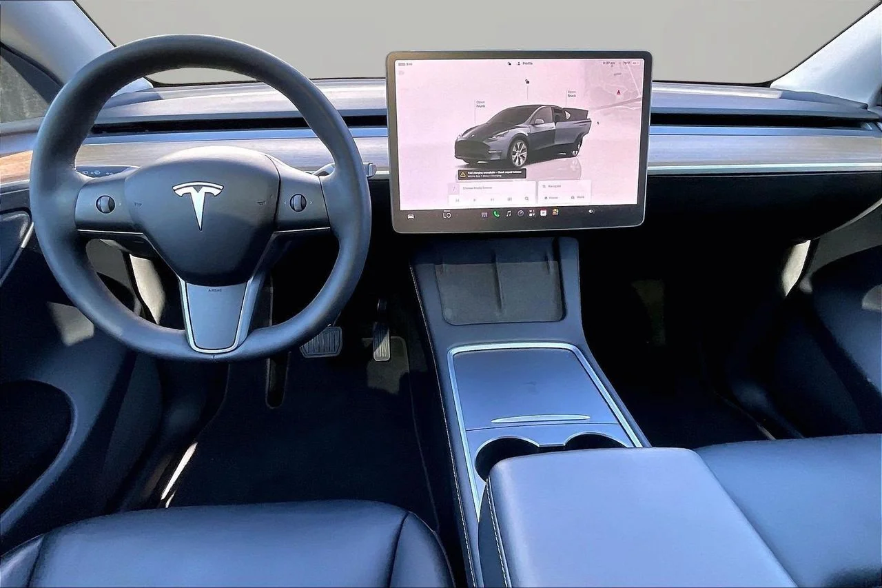 Used 2023  Tesla Long Range image 15