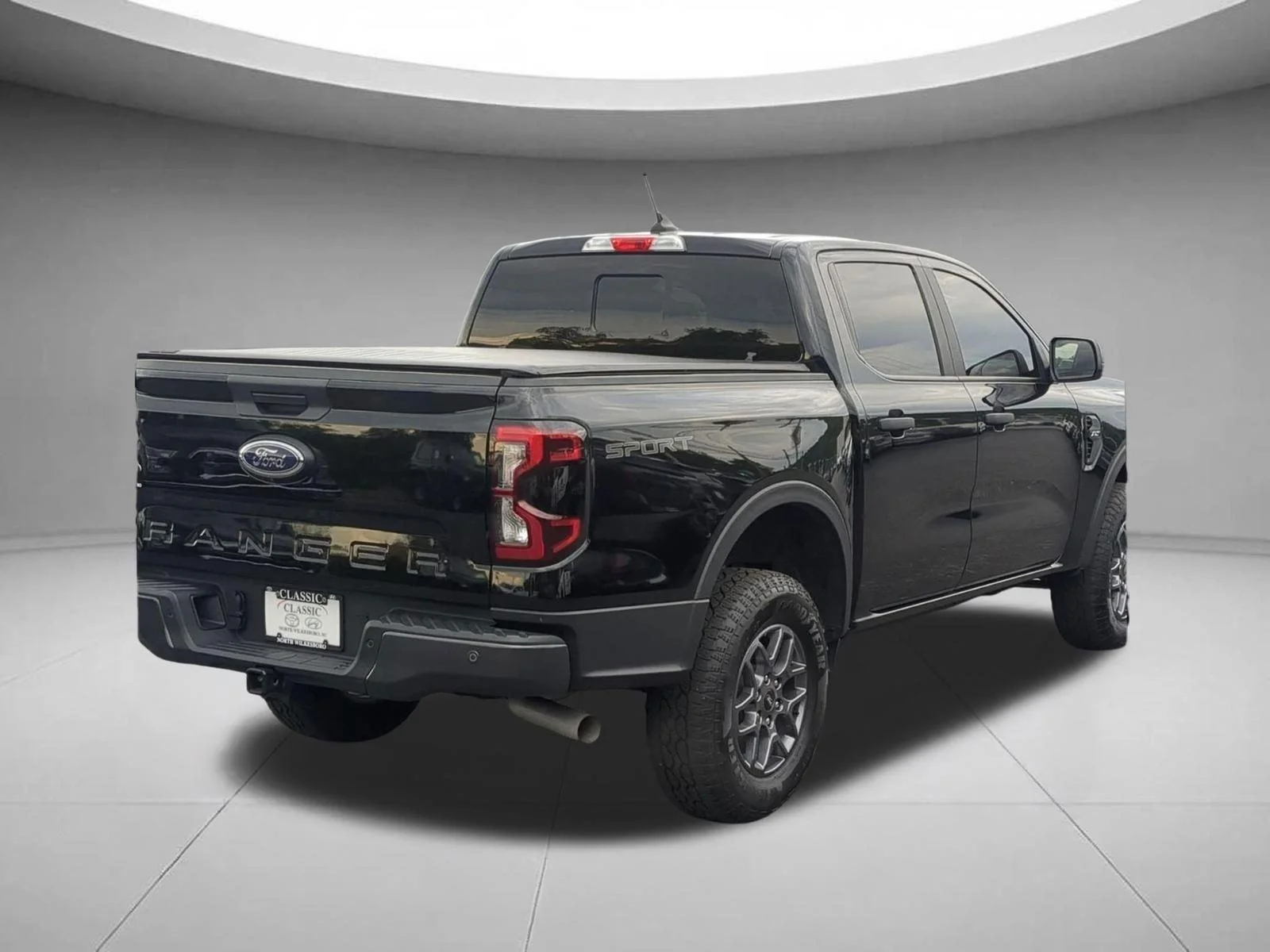 Used 2025 Shadow Black Ford XLT image 5