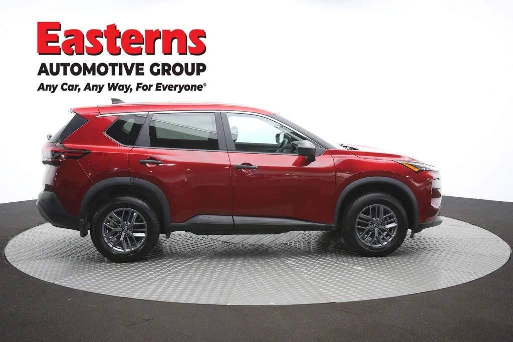 Used 2023 Red Nissan S image 43