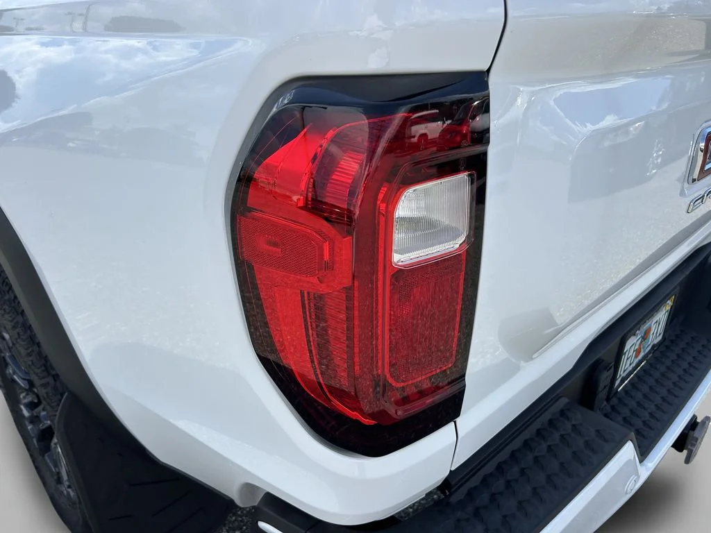 Used 2024 White GMC Elevation image 14
