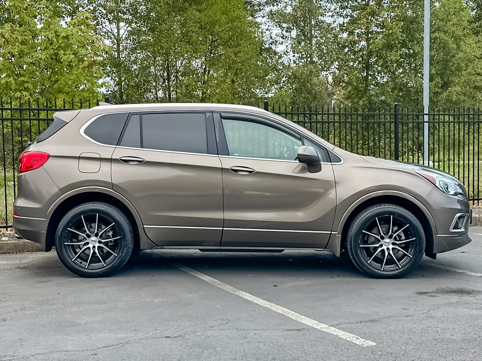 Used 2018 Brown Buick Premium I image 3