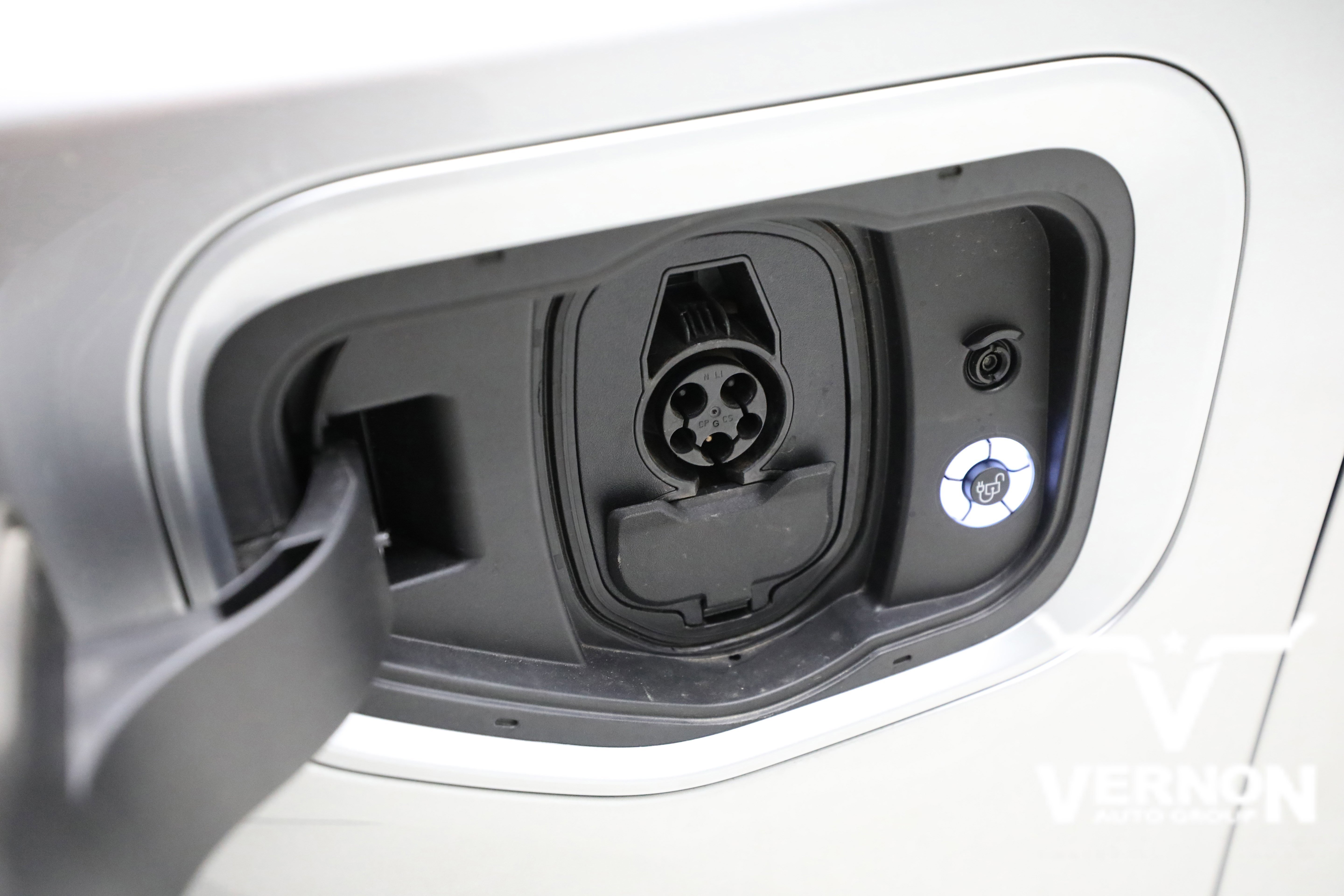2025 Ford F-150 Lightning Flash - Photo 33