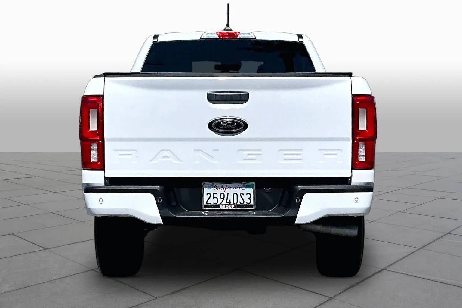 Used 2023 Oxford White Ford XLT image 4