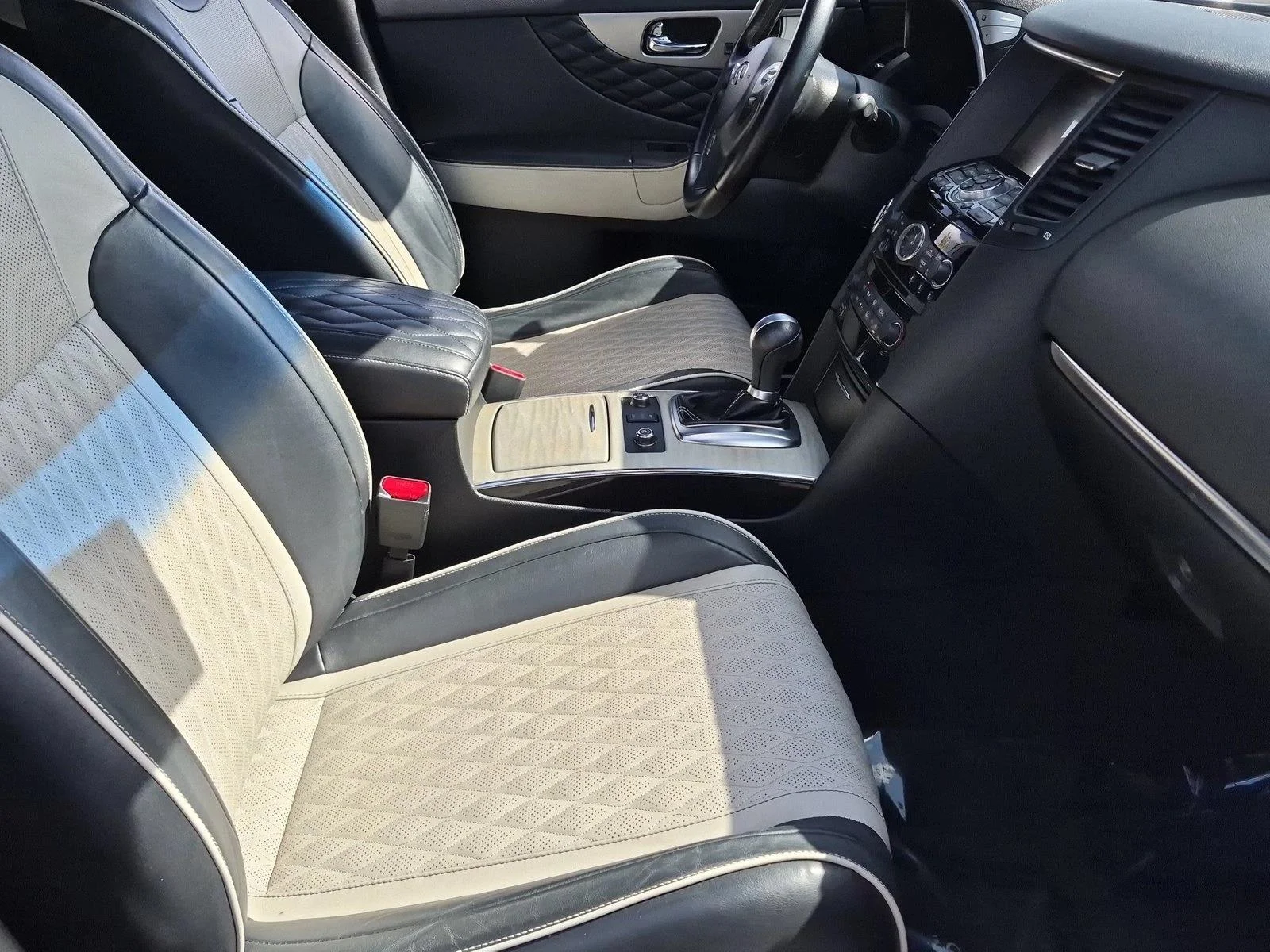 Used 2017 Graphite Shadow INFINITI  image 21