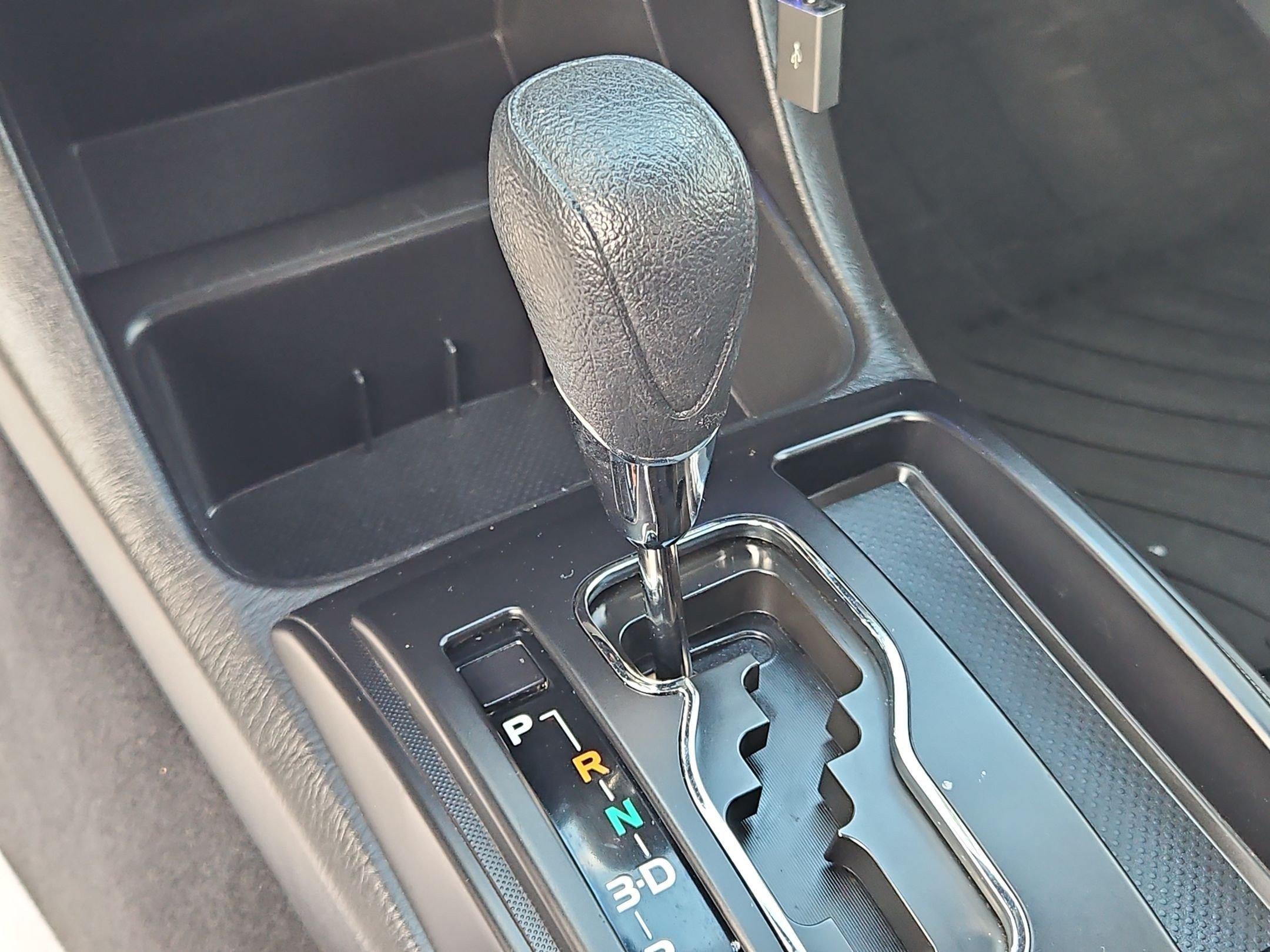 Used 2015 White Toyota BASE image 20
