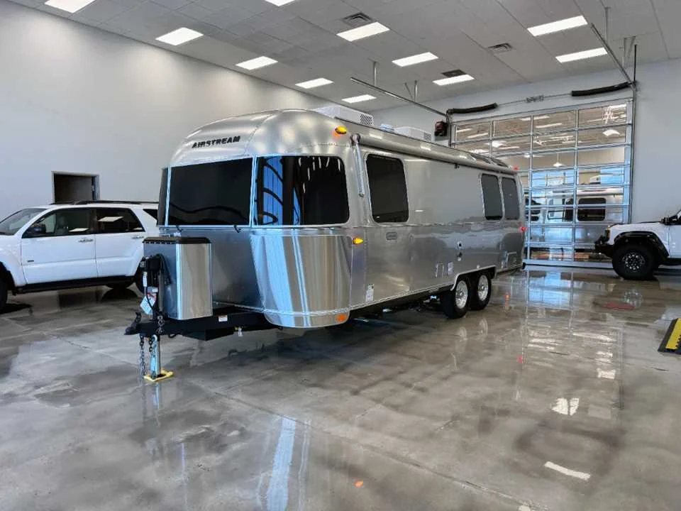 New 2027 SILVER AIRSTREAM  image 6