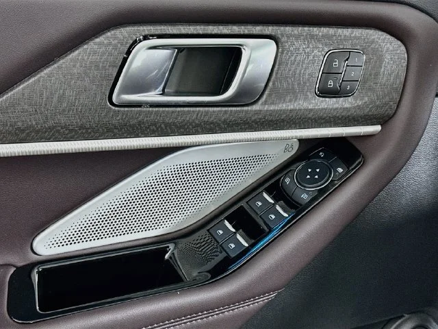 New 2026 Gray Ford Platinum image 10