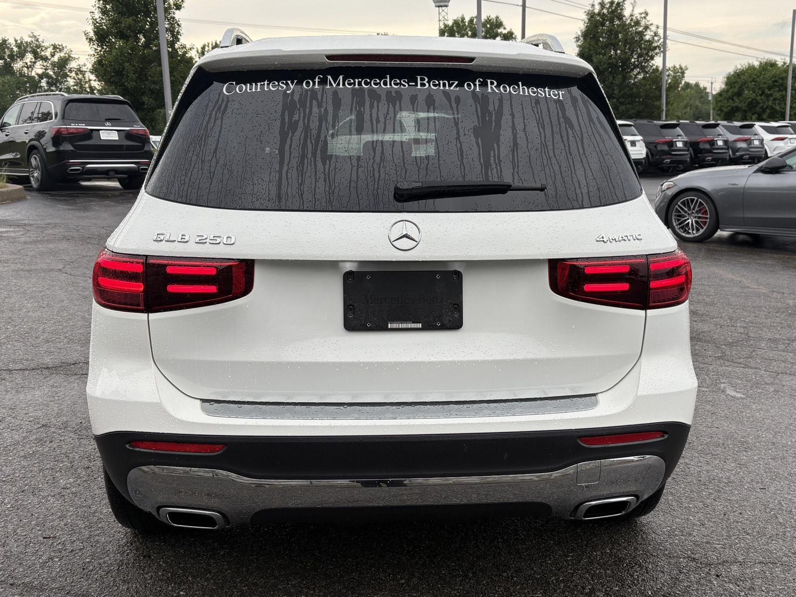 Certified Used 2026 Polar White Mercedes-Benz GLB 250 image 5