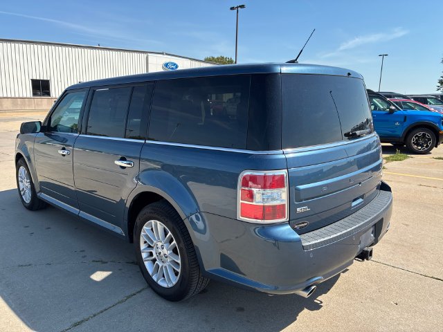Used 2019 Blue Ford SEL image 9