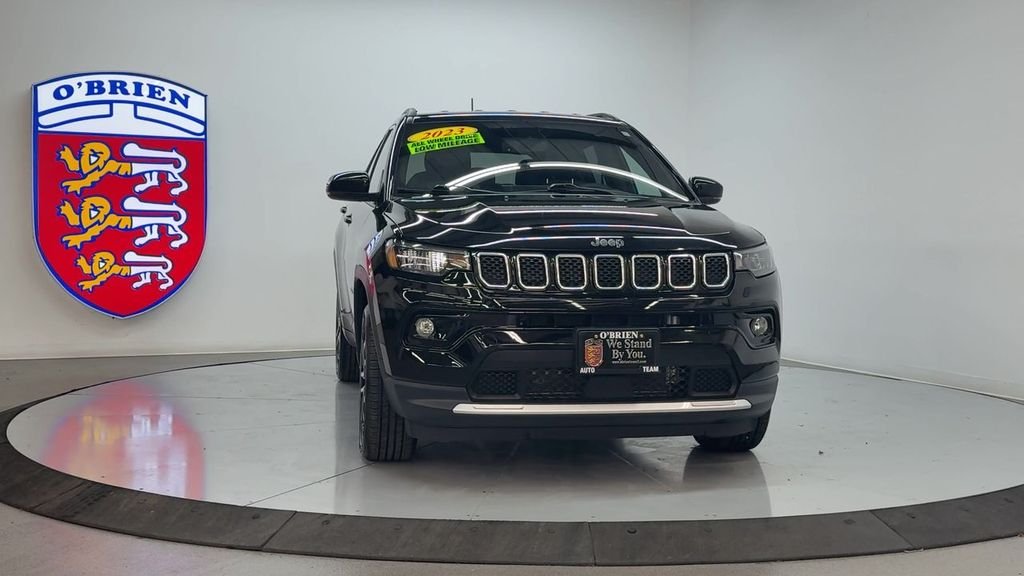 Used 2023 Diamond Black Jeep Limited image 9
