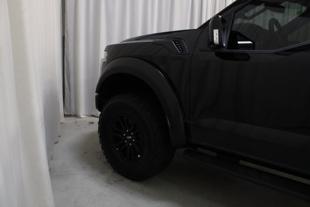 New 2026 Agate Black Metallic Ford Raptor image 30
