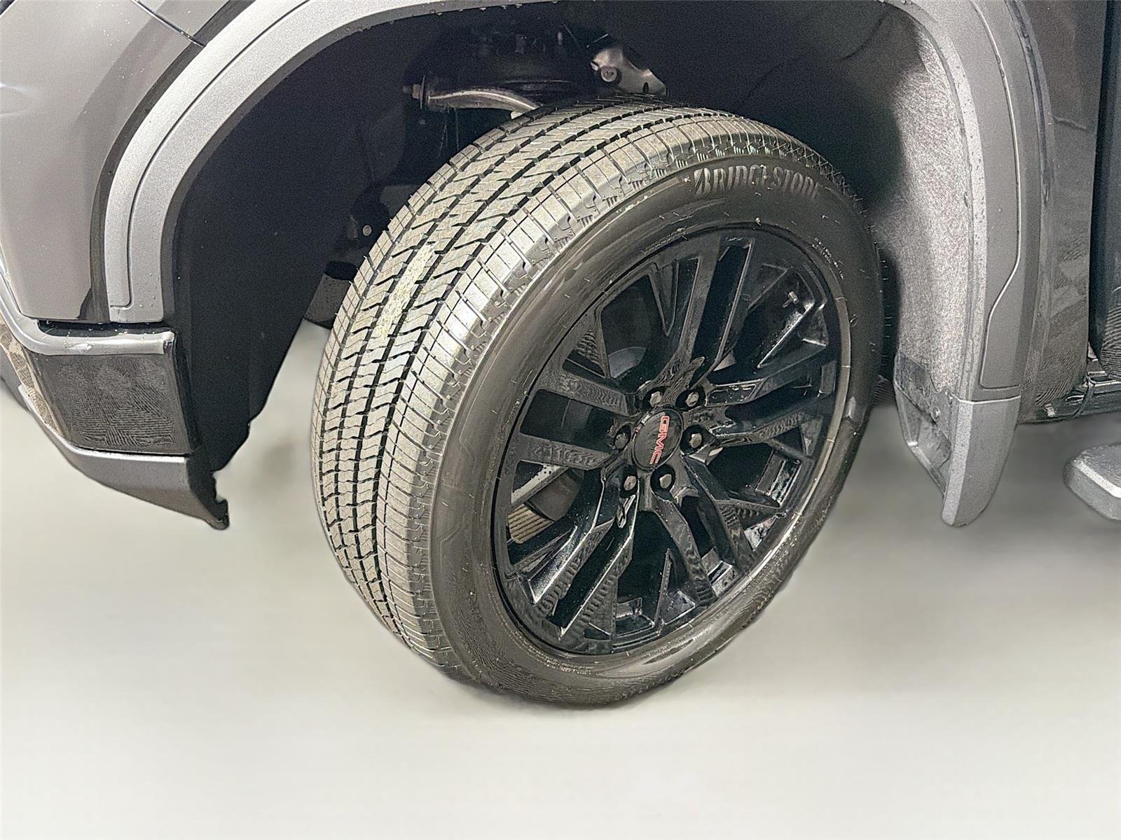 New 2026 Onyx Black GMC Elevation image 38