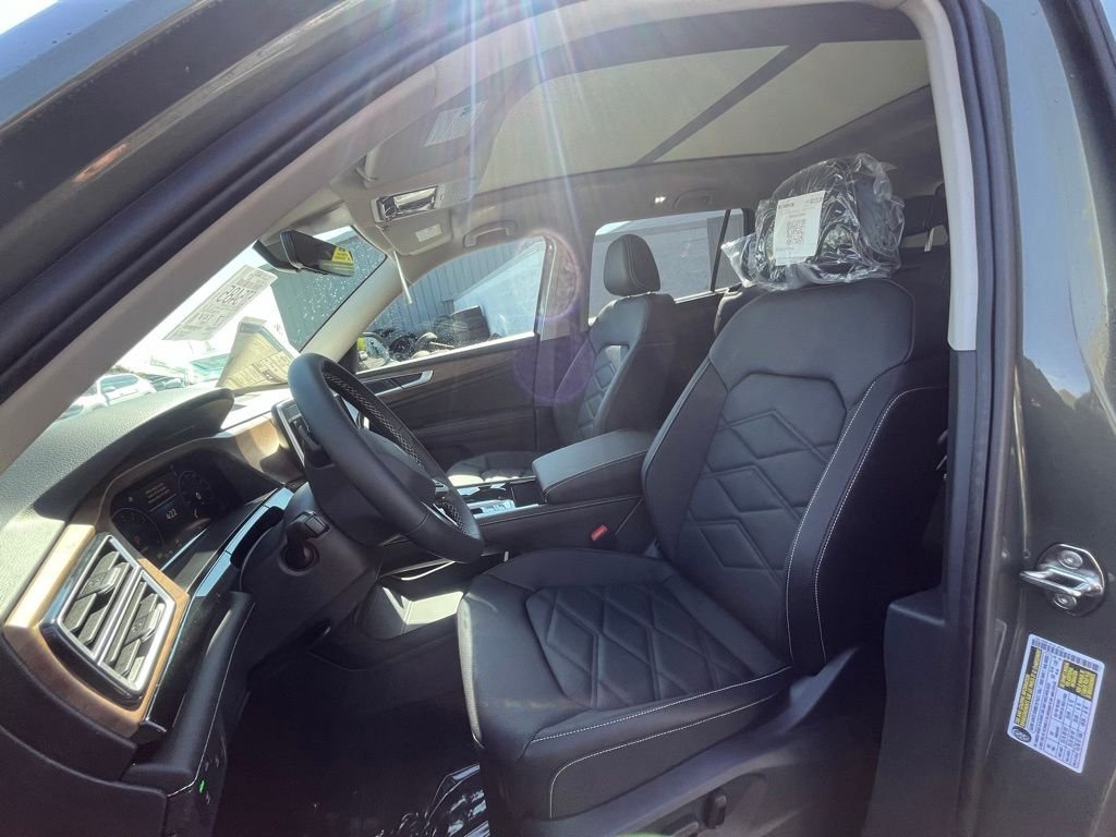 New 2026 Green Volkswagen 2.0T SE w/Technology image 9