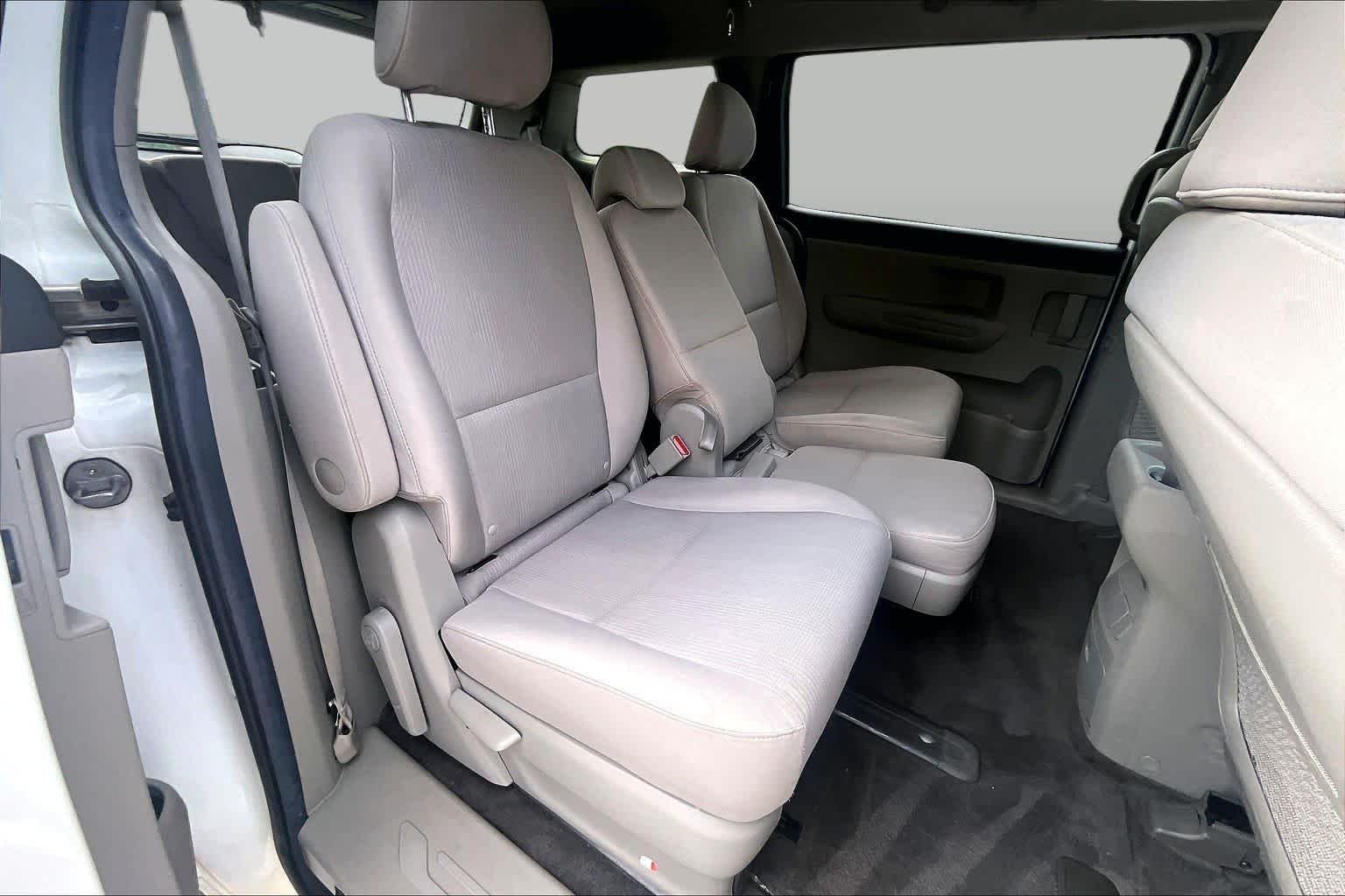 Used 2021 Snow White Pearl Kia LX image 20