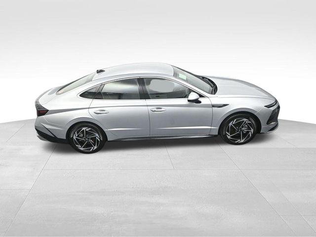 New 2026 Silver Hyundai SEL Sport image 29