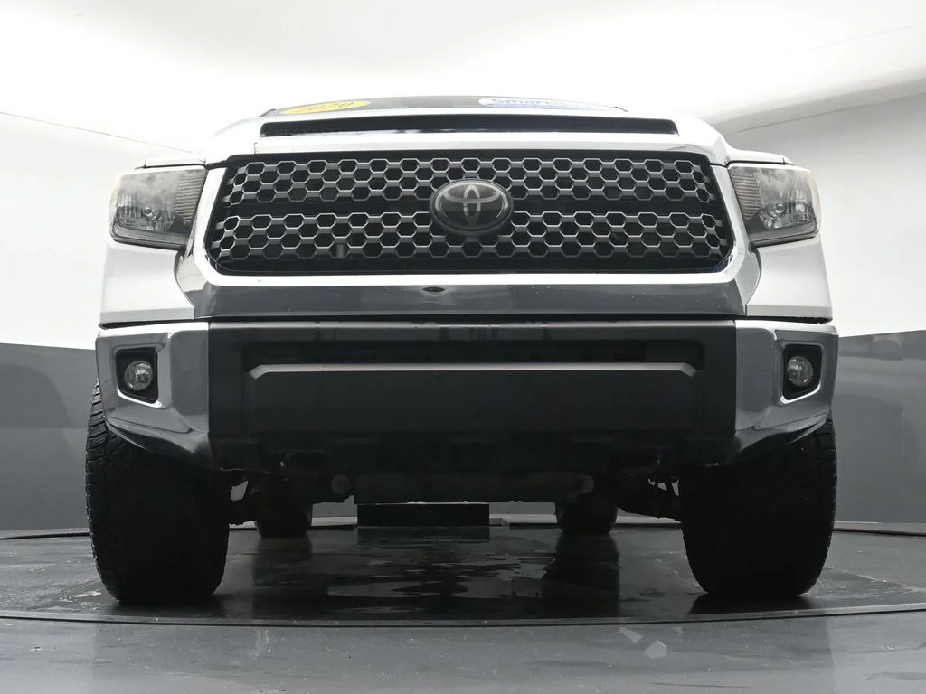 Used 2020 White Toyota SR5 image 7