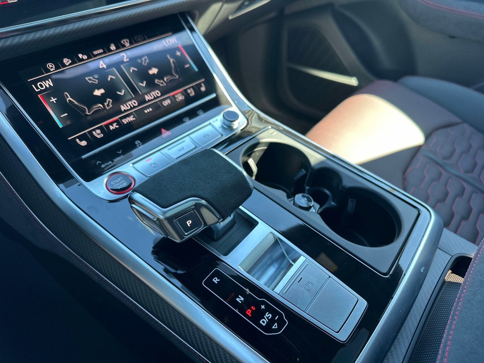 2026 Audi RS Q8 Base - Photo 28