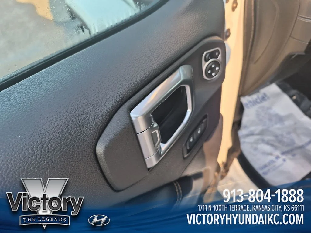 Used 2025 White Jeep Sahara image 11