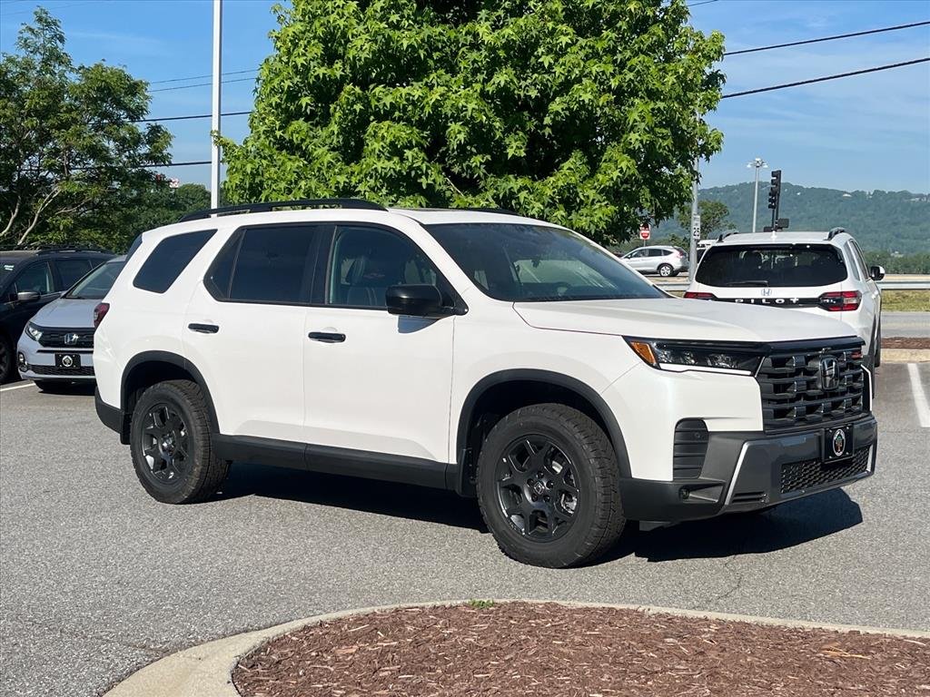 2026 Honda Pilot TrailSport AWD's photo