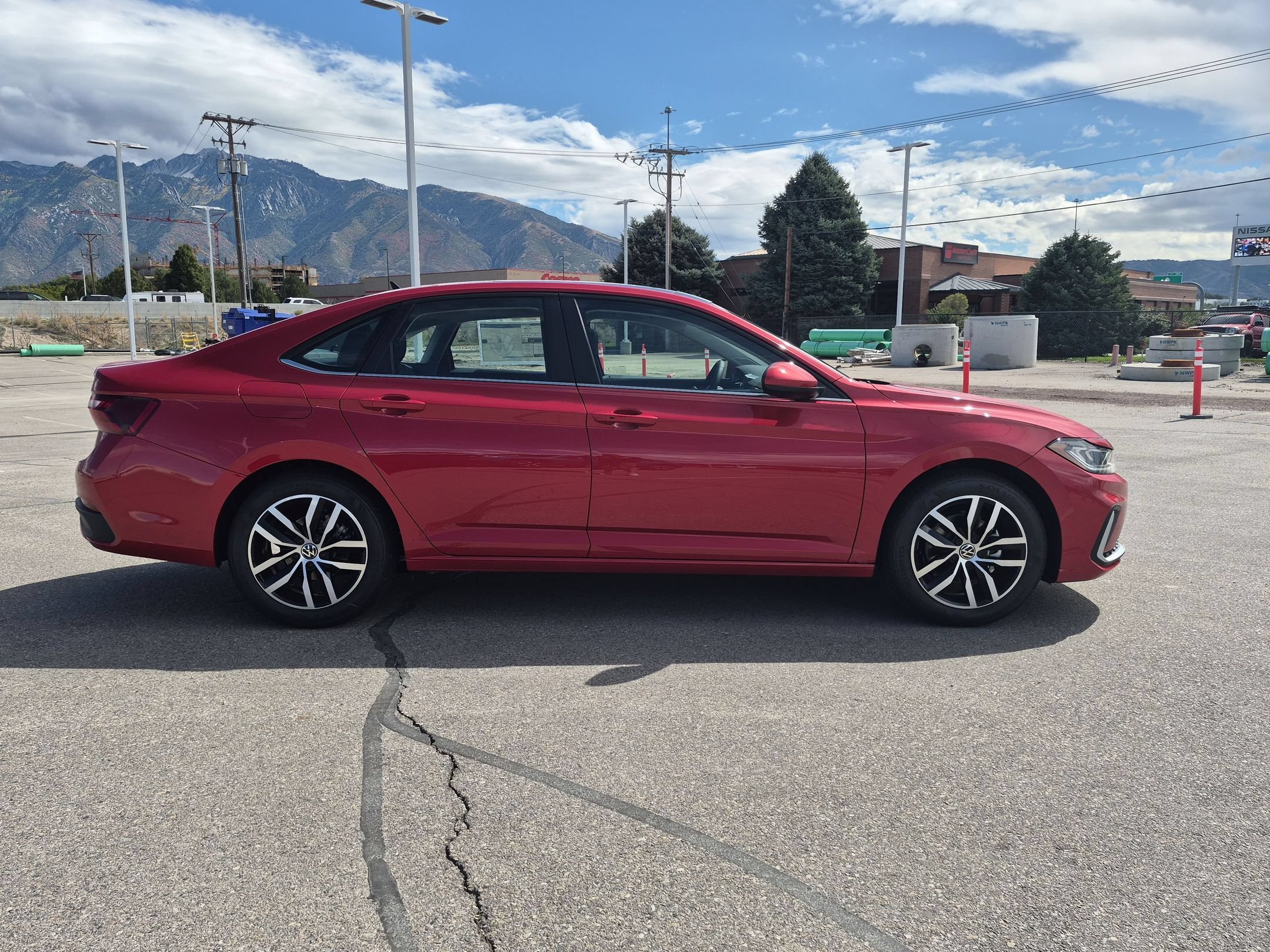 New 2027 Kings Red Metallic Volkswagen SE image 2