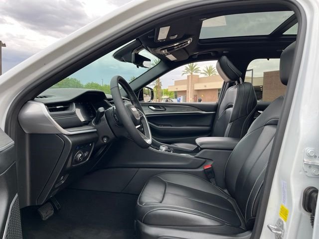 Used 2025 White Jeep Anniversary Edition 4xe image 10