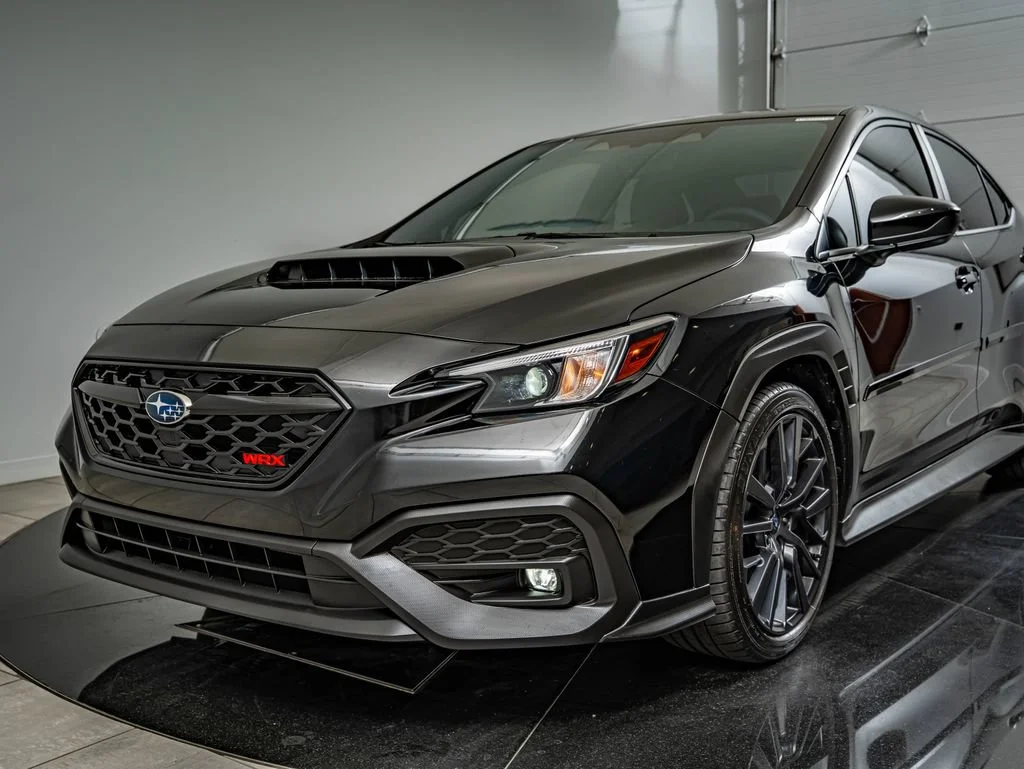 Used 2025 Crystal Black Silica Subaru Premium image 14