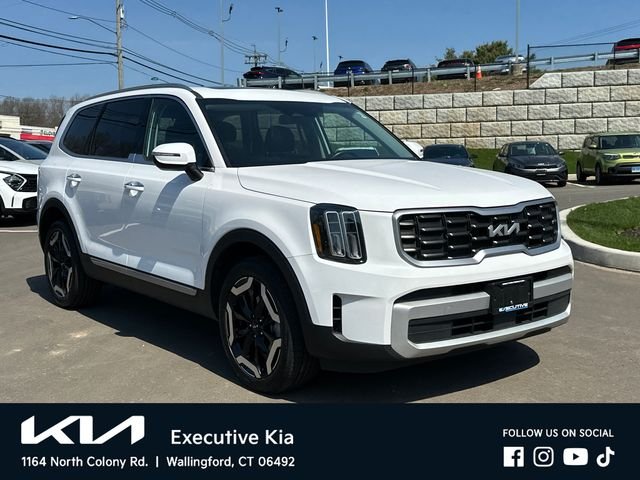 Certified Used 2025 White Kia S image 5