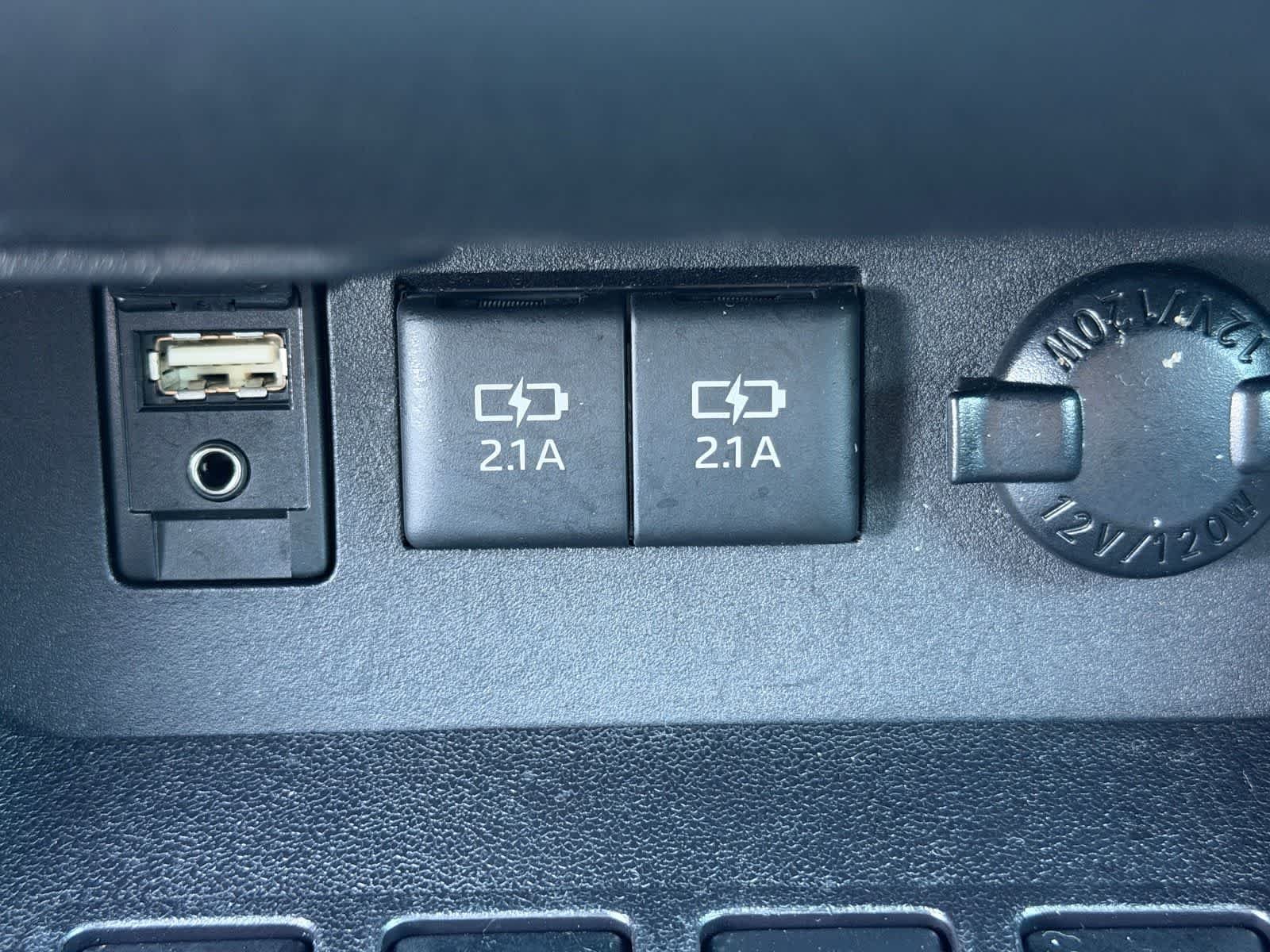 Used 2018 Blizzard Pearl Toyota SE image 28