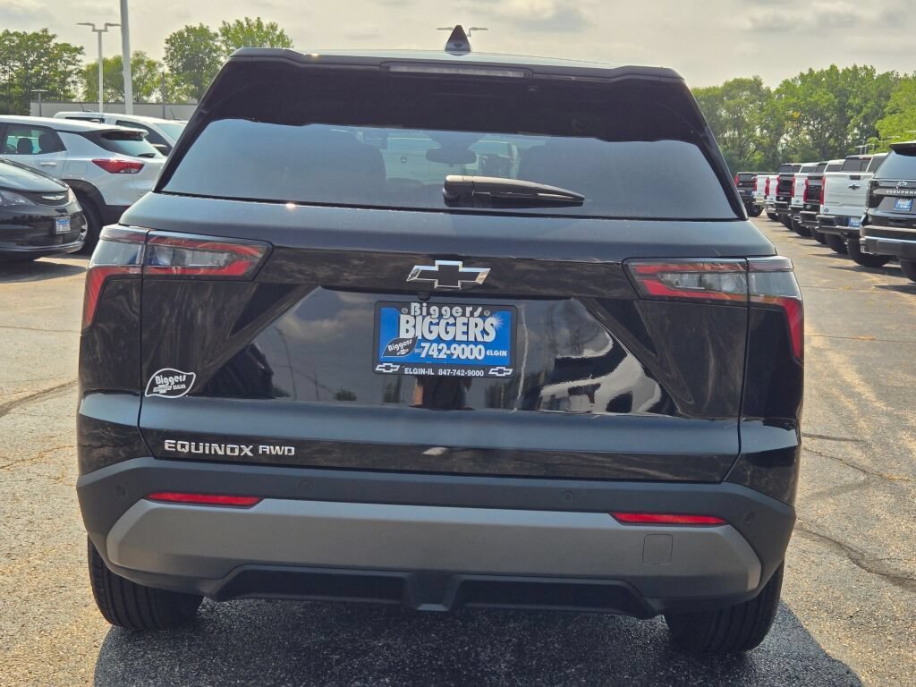 2027 Chevrolet Equinox LT - Photo 11