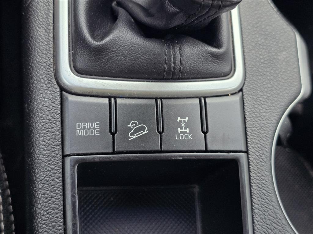 Used 2017 Red Kia LX image 20