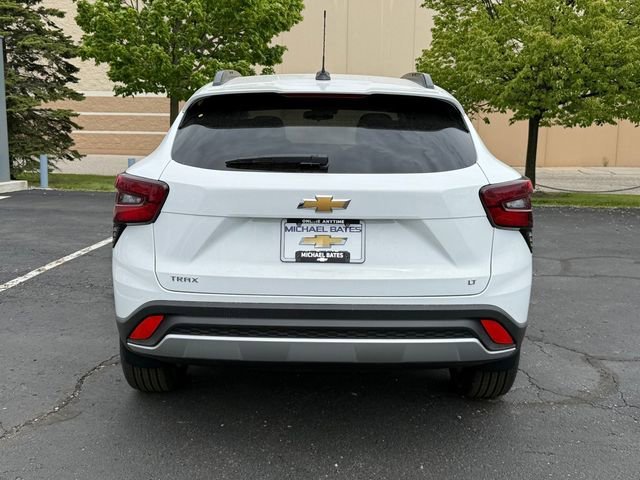 New 2026 Summit White Chevrolet LT image 5