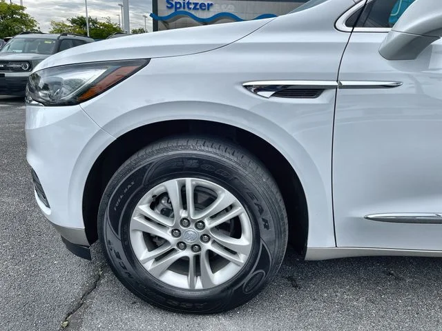 Used 2021 Summit White Buick Essence image 21