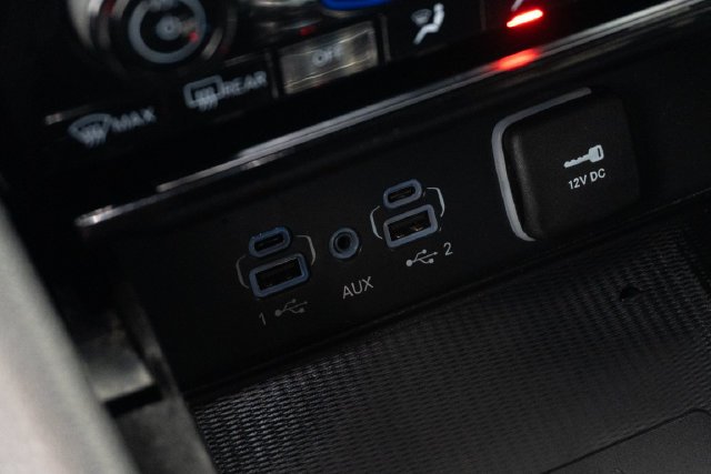 Used 2021 Black Jeep Altitude image 21