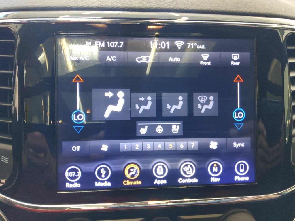 Used 2019 White Jeep Limited image 11