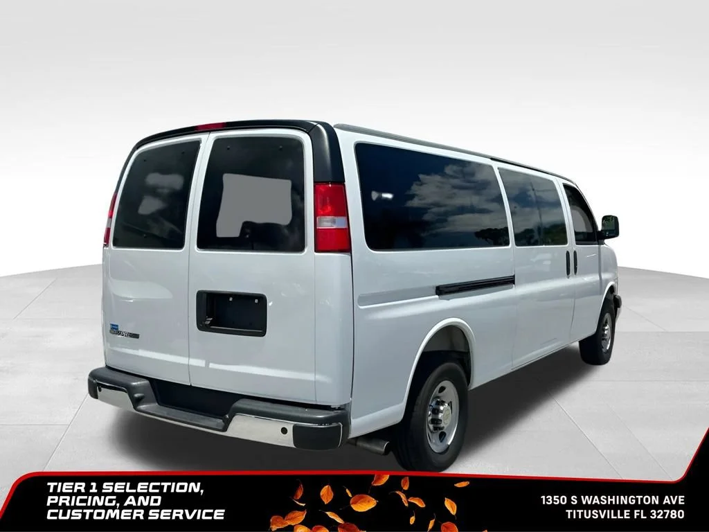 Used 2025 Summit White Chevrolet 1LT image 10