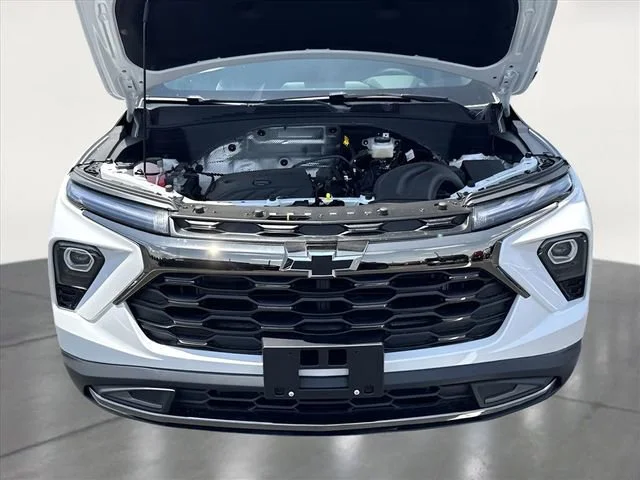 New 2026 Iridescent Pearl Tricoat Chevrolet ACTIV image 19