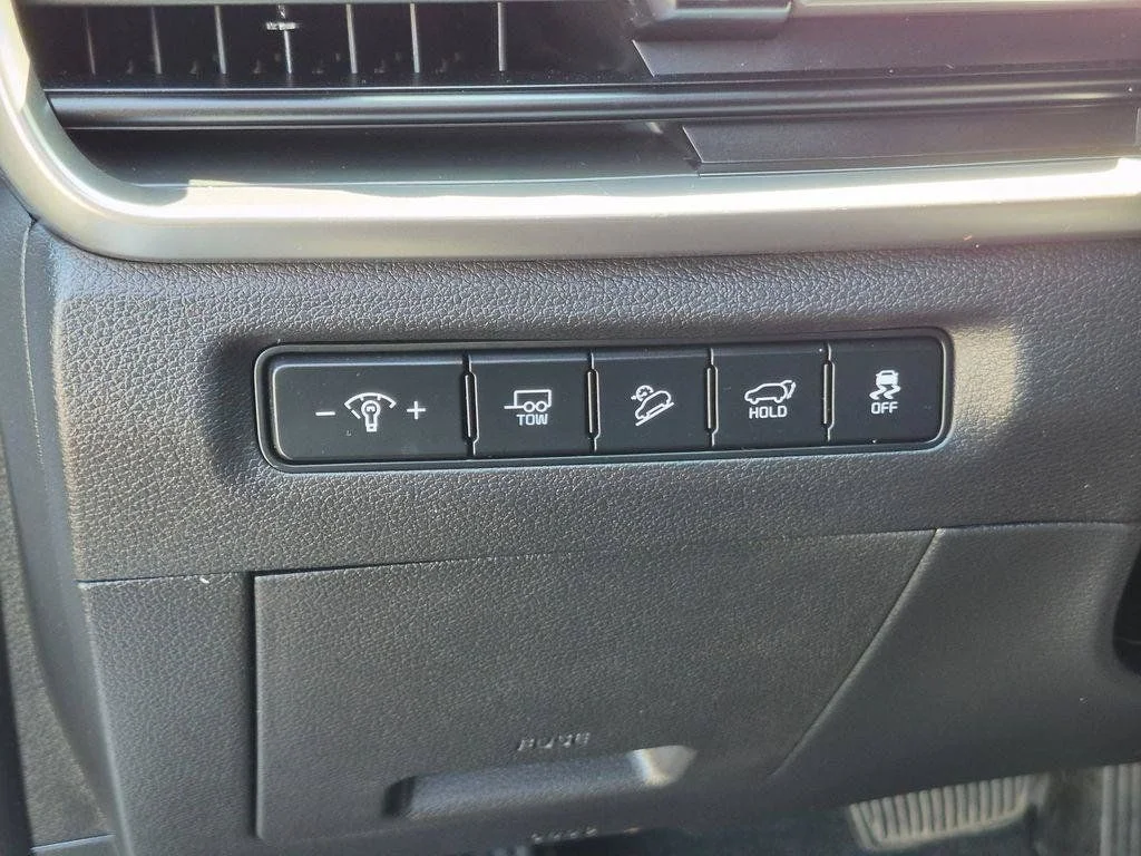 Used 2024 White Kia EX X-Line image 16