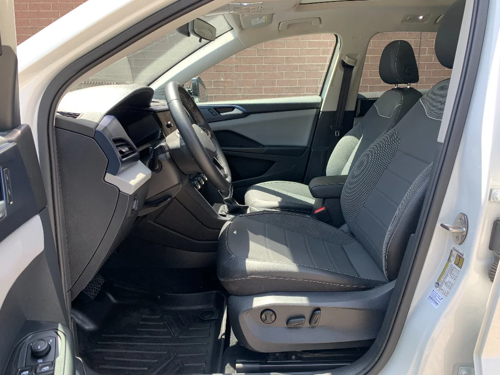 Used 2023 White Volkswagen SE image 26