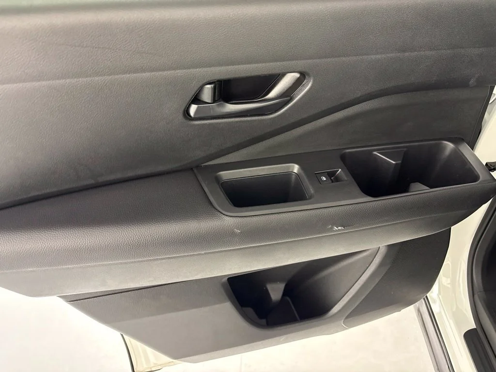 Used 2025 White Nissan SV image 26