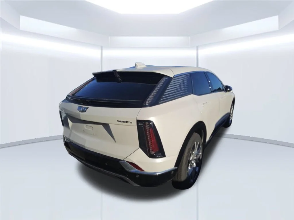 Used 2025 White Cadillac Luxury 2 image 12