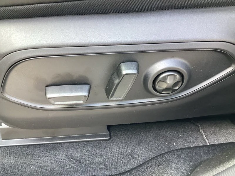 New 2026 Bright White Clearcoat Jeep Laredo Altitude image 25