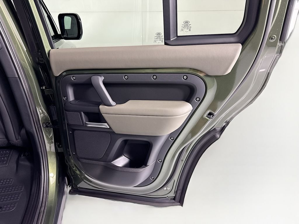 New 2026 Woolstone Green Land Rover S image 29