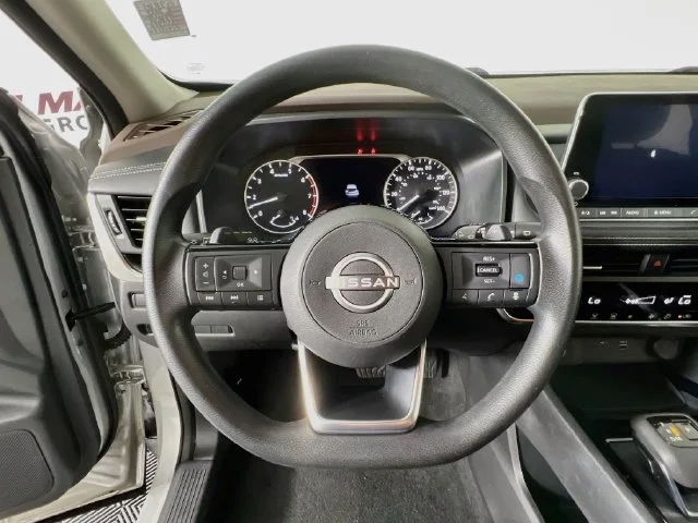 Used 2023 Silver Nissan SV image 12
