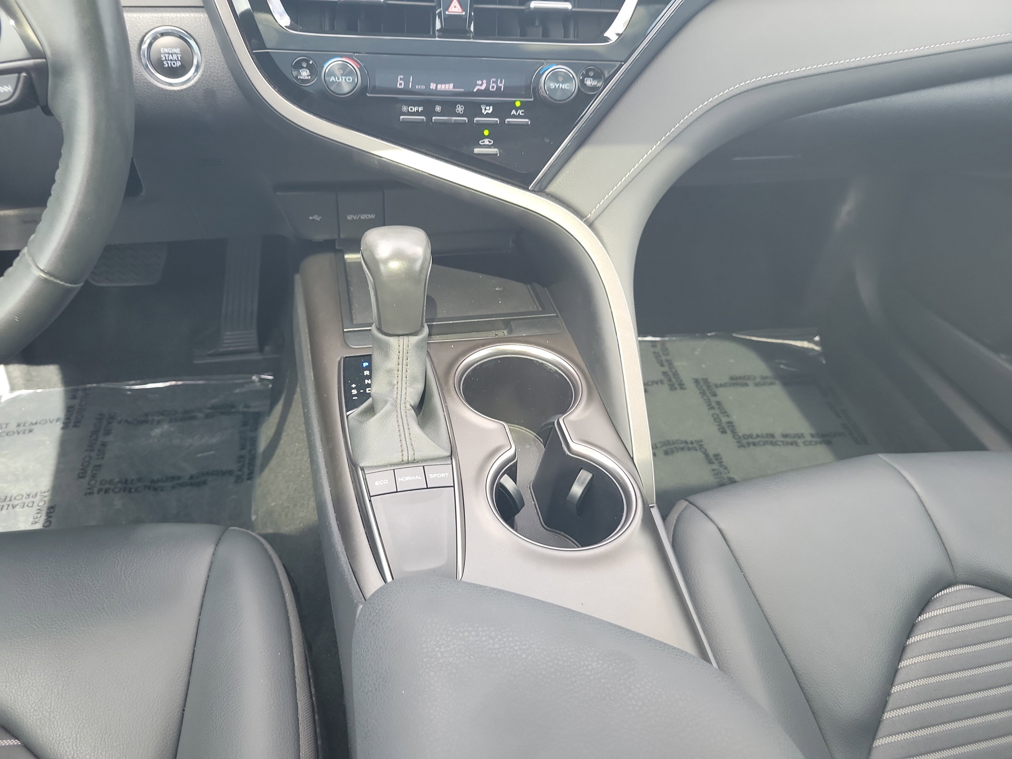 Used 2024 Ice Toyota SE image 17