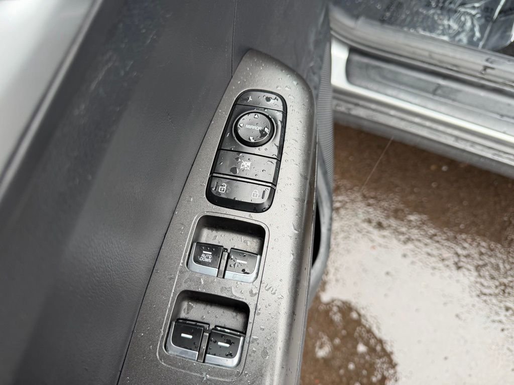 2021 Kia Sportage LX - Photo 13