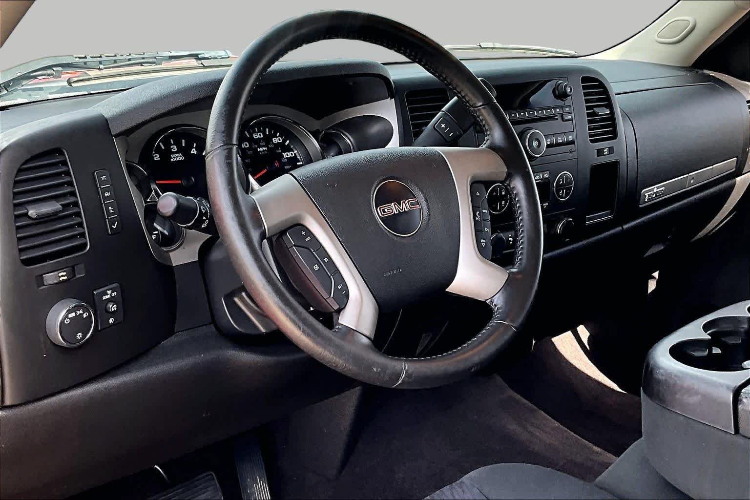Used 2013 Fire Red GMC SLE image 17