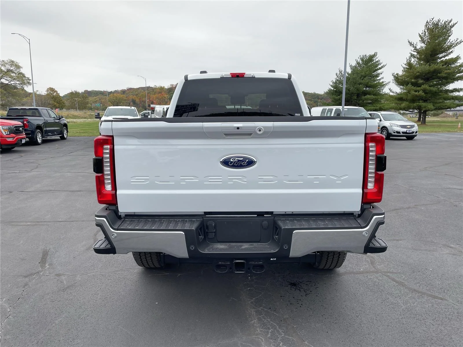 New 2026 Oxford White Ford LARIAT image 4